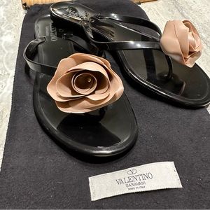 Sz 38(7.5) New Valentino Black Jelly Couture Rose Thong Sandals.